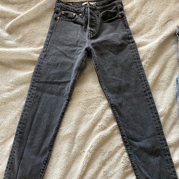 Levi’s Wedgie fit size 24 - Picture 2 of 4
